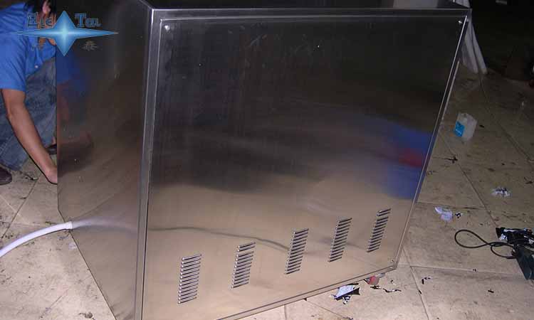 超聲波清洗機對于鋰電池轉(zhuǎn)接頭上的清洗 超聲波清洗機對于鋰電池轉(zhuǎn)接頭上的清洗