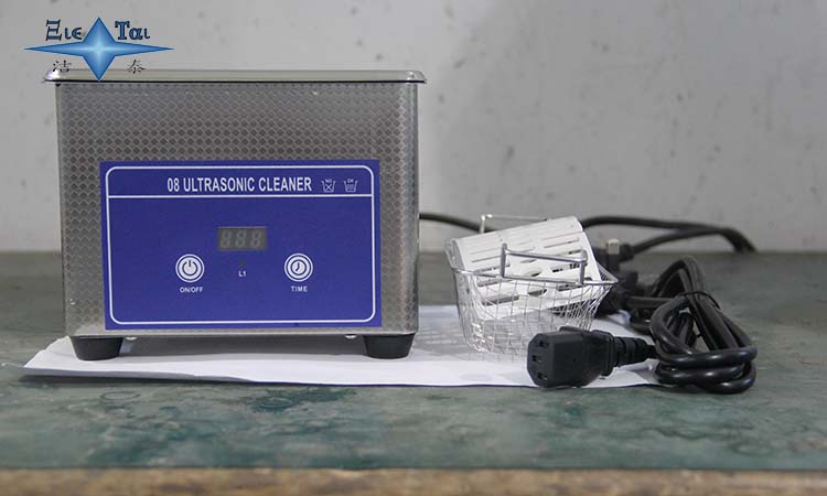 小型超聲波清洗機(jī)需要專用水嗎？有哪些用處？