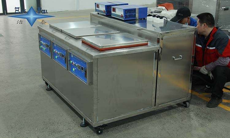 超聲波清洗機在航空航天行業(yè)的應用，如何清洗航空發(fā)動機零部件？