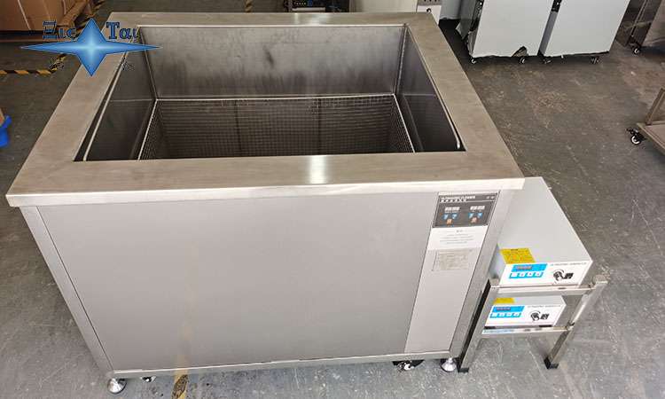 超聲波清洗機：清潔金屬冷藏設備，保持食品衛(wèi)生和品質