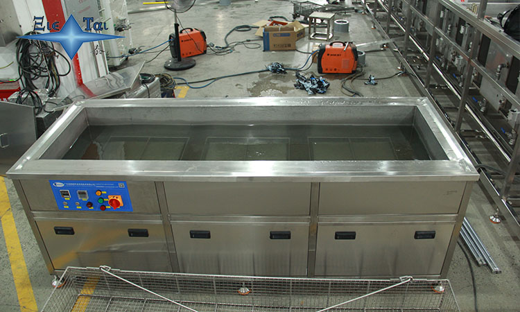 超聲波清洗機(jī)在金屬冶煉設(shè)備清洗中的應(yīng)用與優(yōu)勢(shì) 超聲波清洗機(jī)在金屬冶煉設(shè)備清洗中的應(yīng)用與優(yōu)勢(shì)