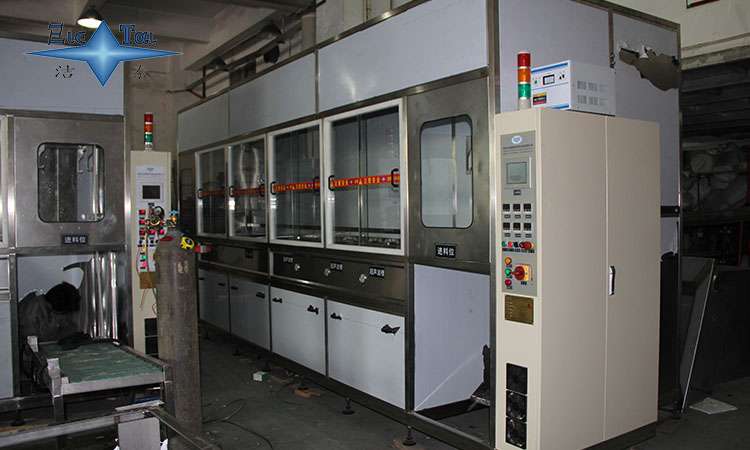 超聲波清洗機(jī):保障金屬夾具精度與穩(wěn)定性的利器 超聲波清洗機(jī):保障金屬夾具精度與穩(wěn)定性的利器