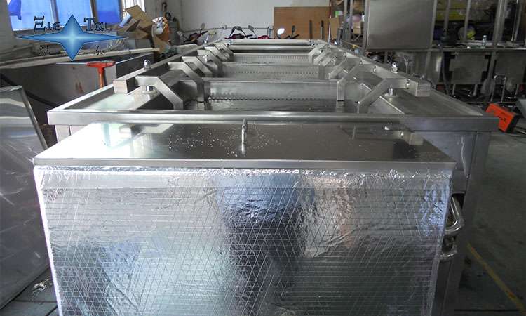 超聲波清洗機(jī):電子零部件維護(hù)的得力助手 超聲波清洗機(jī):電子零部件維護(hù)的得力助手