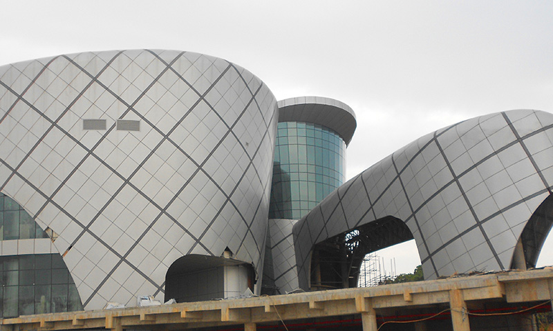 超聲波清洗機(jī)在化工設(shè)備清洗中的關(guān)鍵作用與應(yīng)用 超聲波清洗機(jī)在化工設(shè)備清洗中的關(guān)鍵作用與應(yīng)用