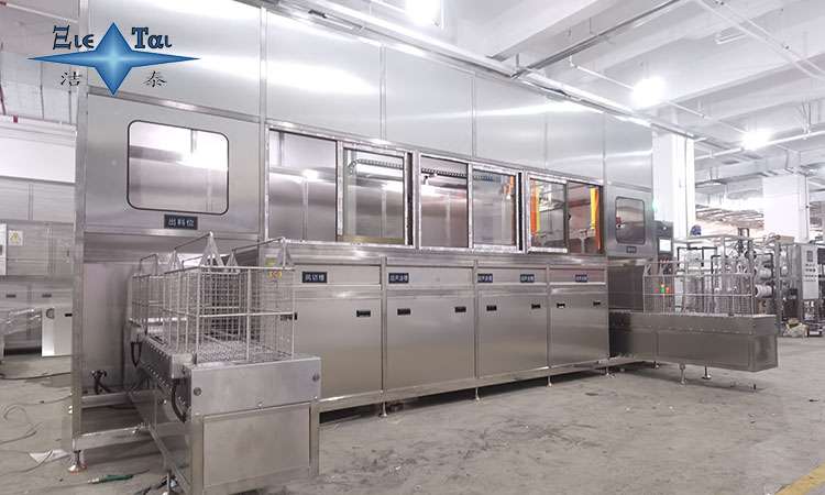 超聲波清洗設(shè)備:保持金屬表面清潔的關(guān)鍵工具 超聲波清洗設(shè)備:保持金屬表面清潔的關(guān)鍵工具