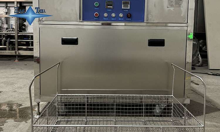 超聲波清洗機(jī)為什么用純水？揭秘水質(zhì)對(duì)清洗效果與機(jī)器壽命的關(guān)鍵影響