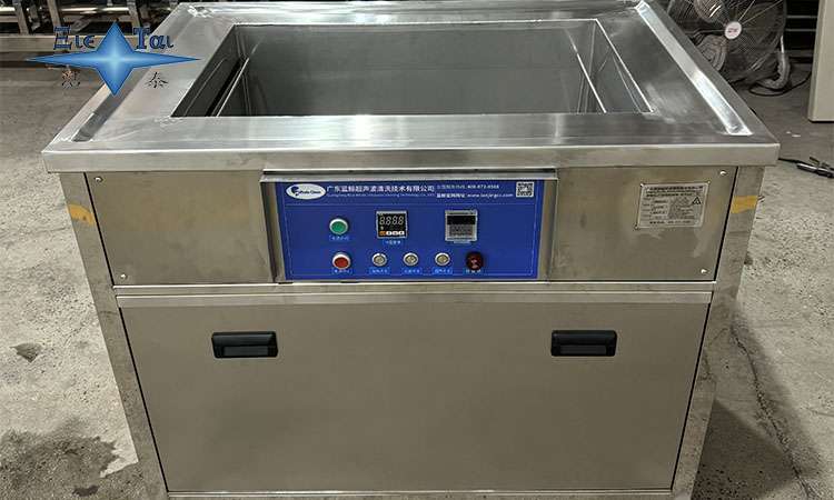 為什么超聲波清洗機(jī)不能洗木制品？深入解析材質(zhì)特性與正確清潔方法